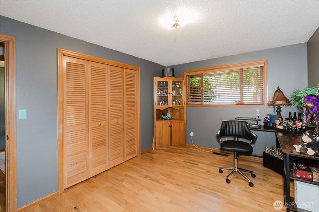 6850 E Grandview Street, Tacoma, WA 98404