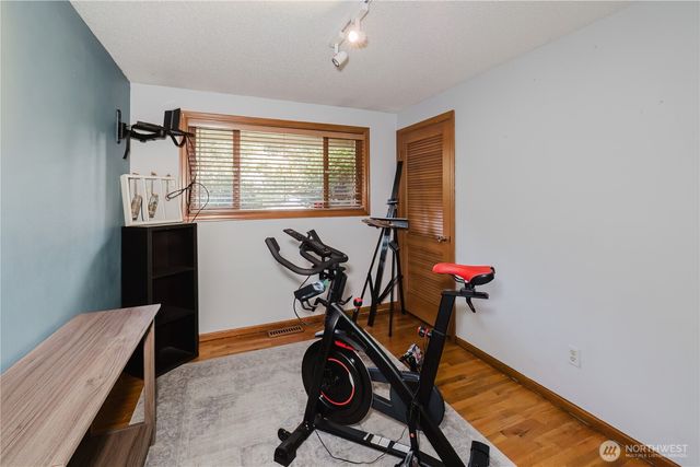 6850 E Grandview Street, Tacoma, WA 98404