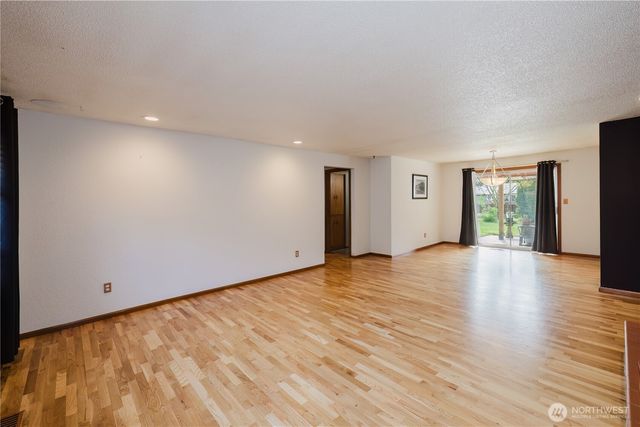 6850 E Grandview Street, Tacoma, WA 98404