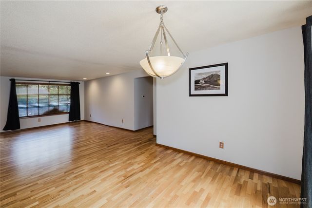 6850 E Grandview Street, Tacoma, WA 98404