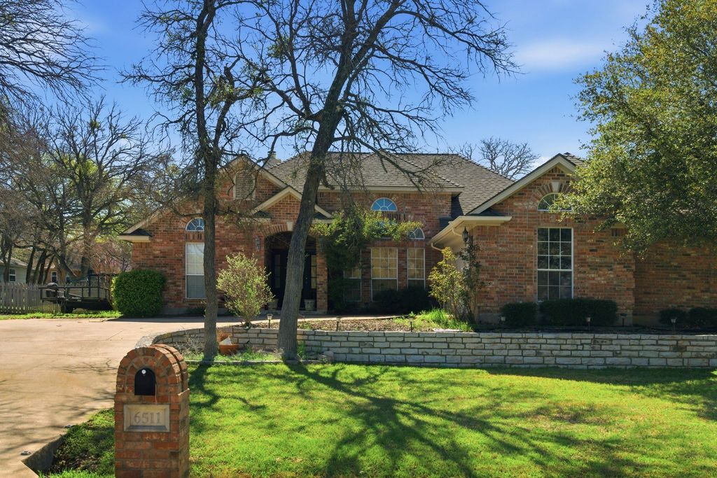 6511 Westover Drive, Granbury, TX 76049