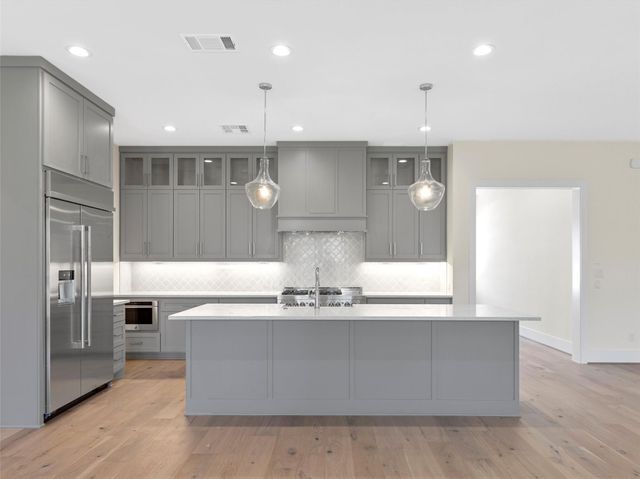 226 Hydrangea DR, Smithville, TX 78957