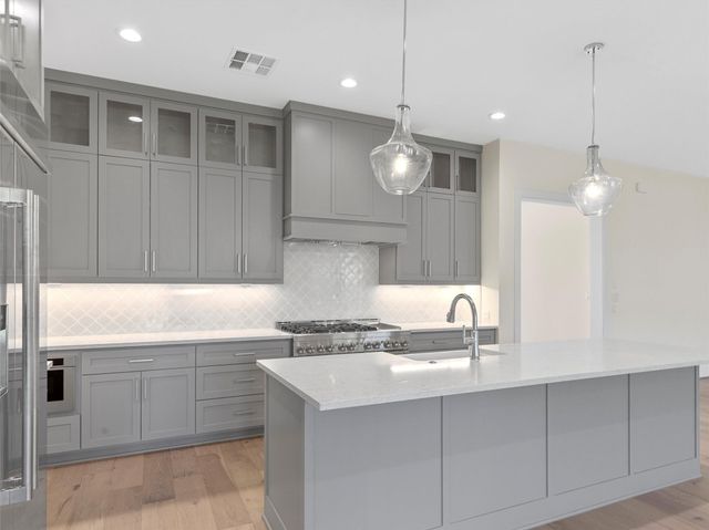 226 Hydrangea DR, Smithville, TX 78957