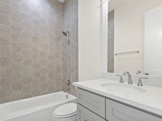 226 Hydrangea DR, Smithville, TX 78957