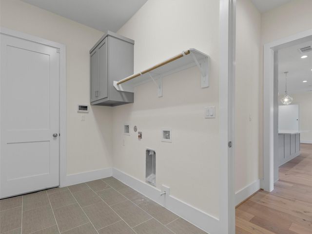 226 Hydrangea DR, Smithville, TX 78957