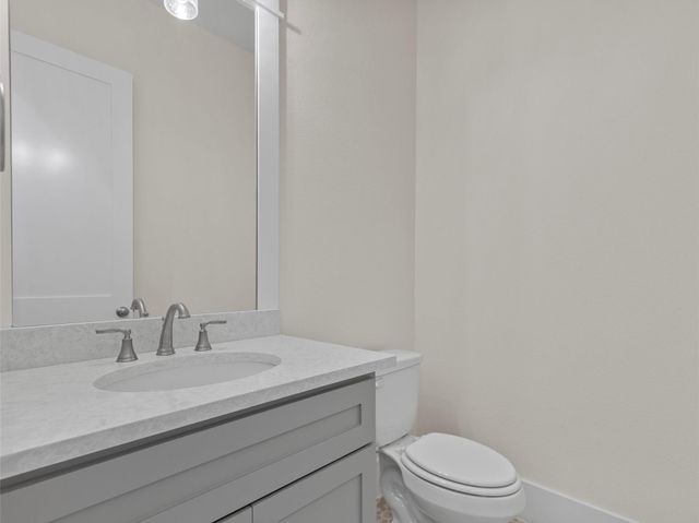 226 Hydrangea DR, Smithville, TX 78957