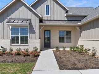 226 Hydrangea DR, Smithville, TX 78957