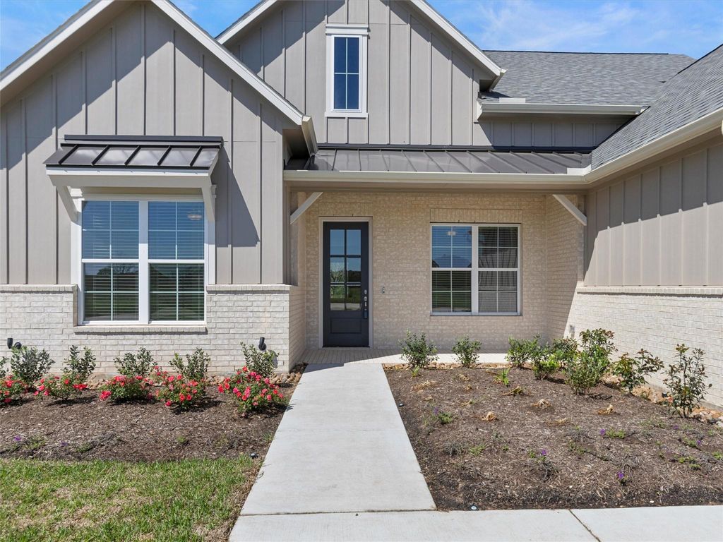 226 Hydrangea DR, Smithville, TX 78957