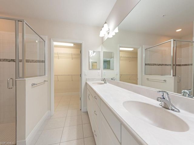 6960 Avalon CIR 803, Naples, FL 34112