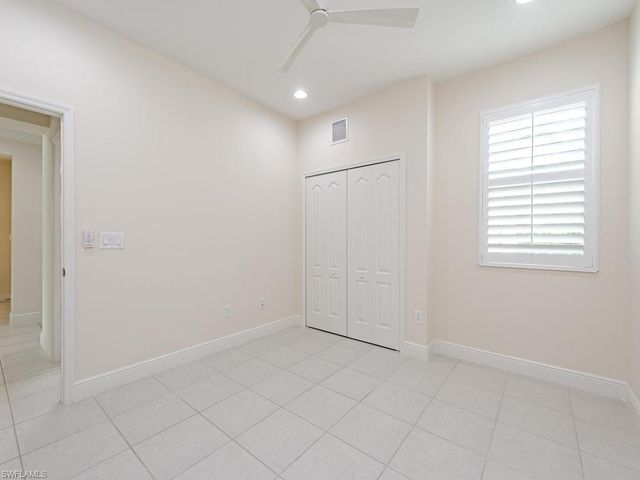 6960 Avalon CIR 803, Naples, FL 34112