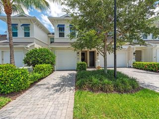 6960 Avalon CIR 803, Naples, FL 34112