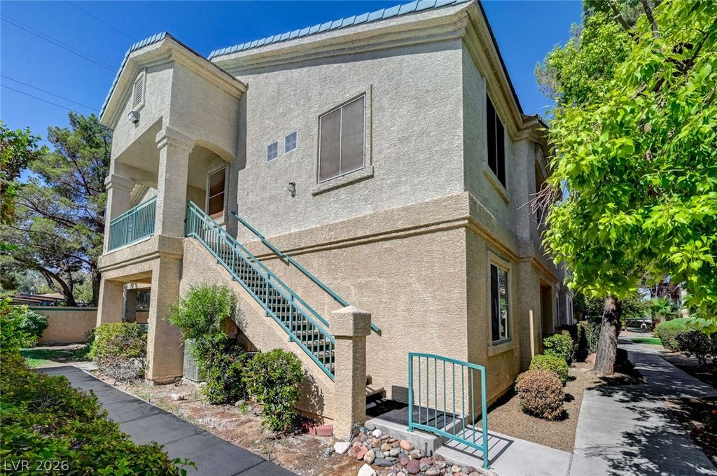 5155 West Tropicana Avenue 2016, Las Vegas, NV 89103 — photo 3