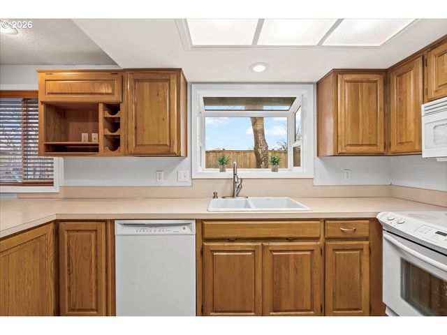 1721 SEQUOIA Ct, Forest Grove, OR 97116