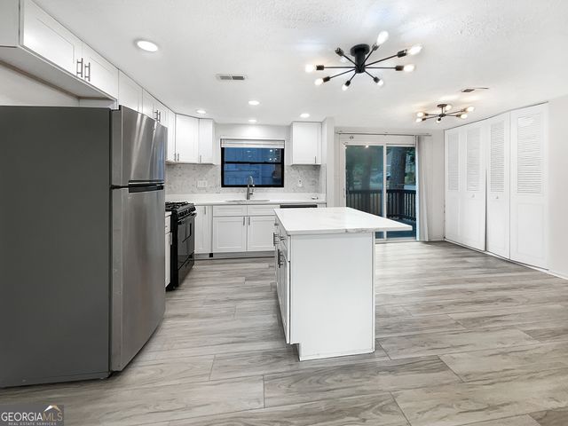 4922 Glenside Court, Stone Mountain, GA 30088