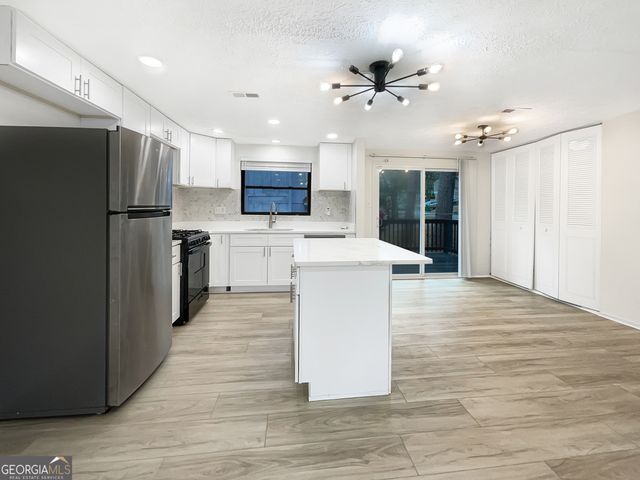 4922 Glenside Court, Stone Mountain, GA 30088