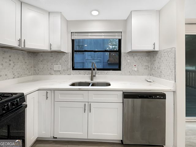 4922 Glenside Court, Stone Mountain, GA 30088