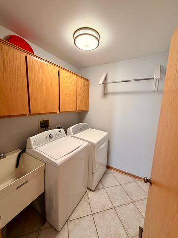 19301 Enclave Lane, Tinley Park, IL 60487