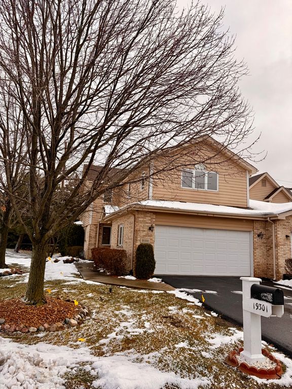 19301 Enclave Lane, Tinley Park, IL 60487