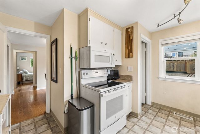 9417 44th Place NE, Seattle, WA 98115