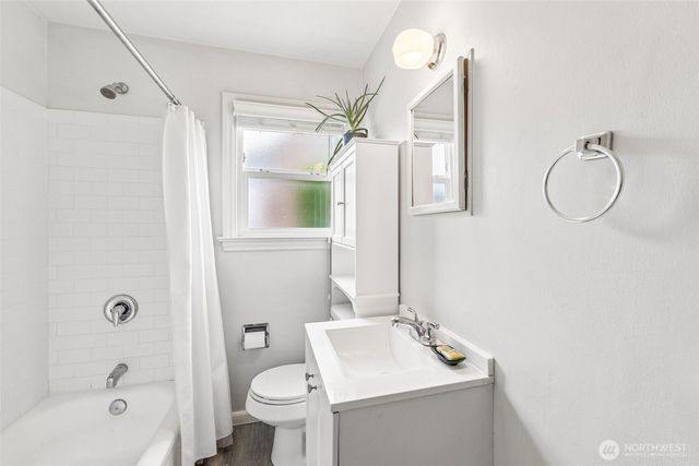 9417 44th Place NE, Seattle, WA 98115