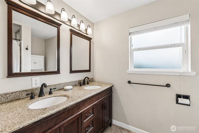 9417 44th Place NE, Seattle, WA 98115