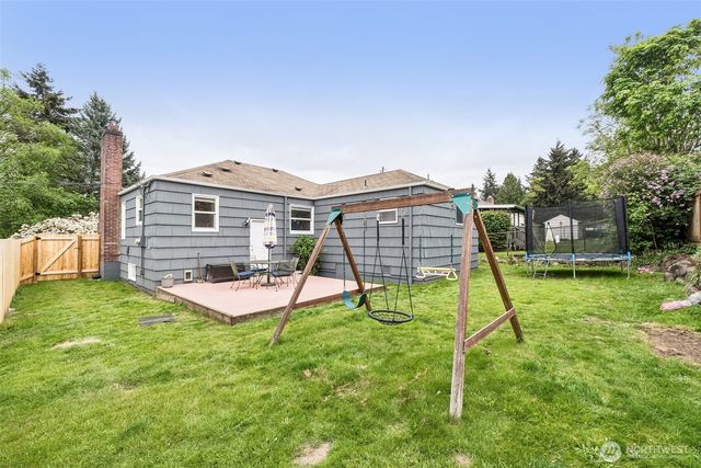9417 44th Place NE, Seattle, WA 98115