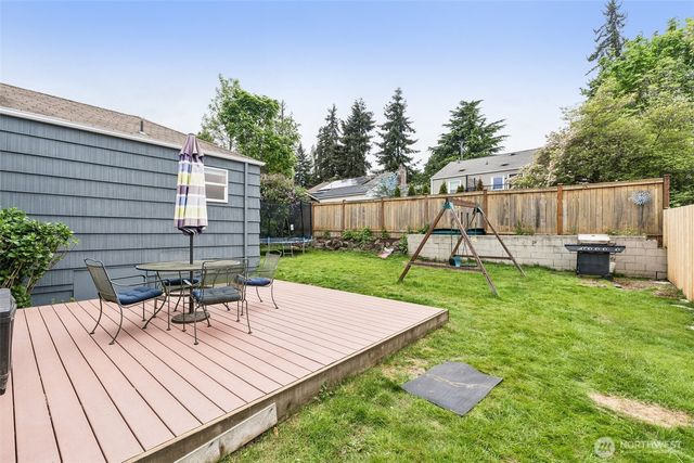 9417 44th Place NE, Seattle, WA 98115