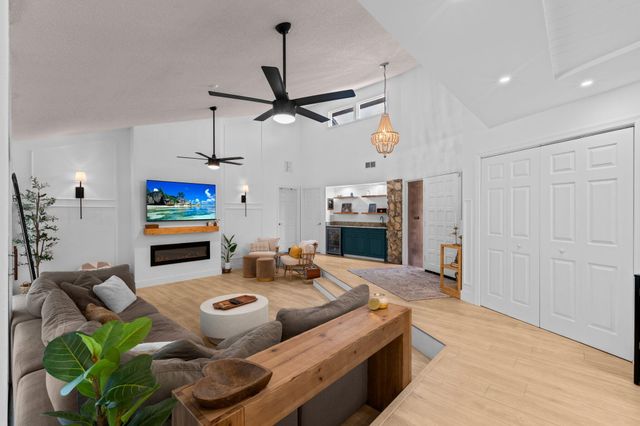 2 Graemoor Terrace, Palm Beach Gardens, FL 33418