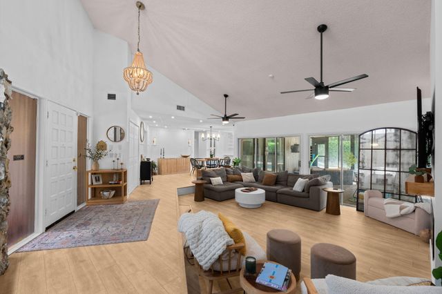 2 Graemoor Terrace, Palm Beach Gardens, FL 33418