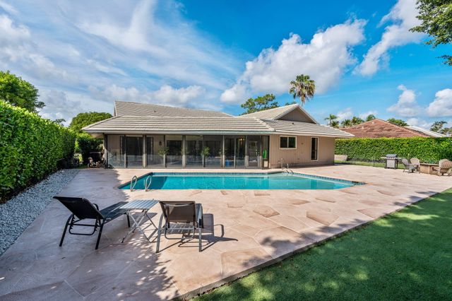 2 Graemoor Terrace, Palm Beach Gardens, FL 33418