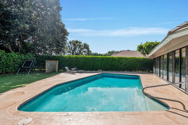2 Graemoor Terrace, Palm Beach Gardens, FL 33418