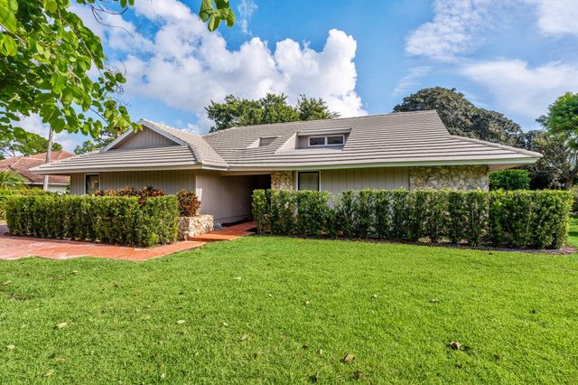 2 Graemoor Terrace, Palm Beach Gardens, FL 33418