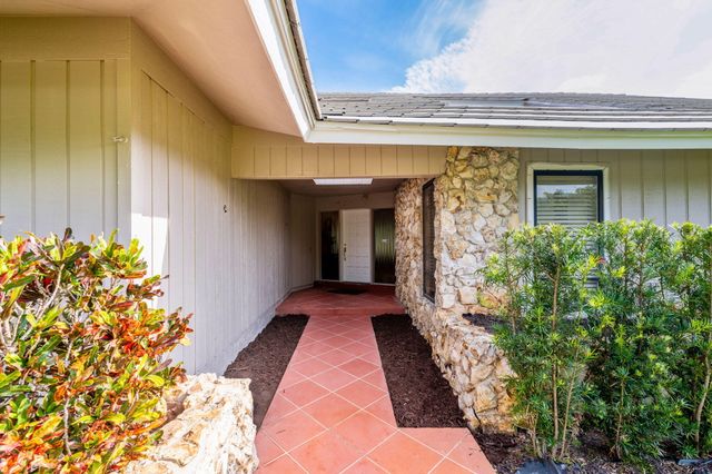2 Graemoor Terrace, Palm Beach Gardens, FL 33418