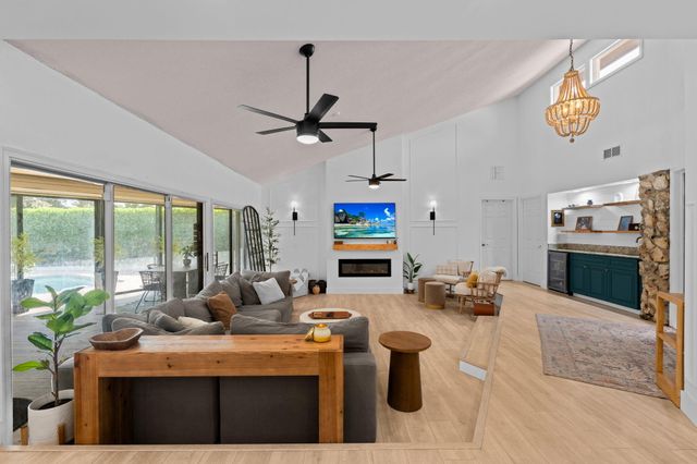 2 Graemoor Terrace, Palm Beach Gardens, FL 33418