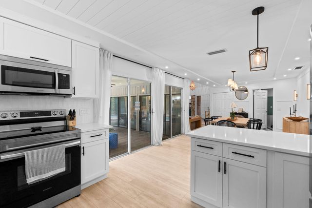 2 Graemoor Terrace, Palm Beach Gardens, FL 33418