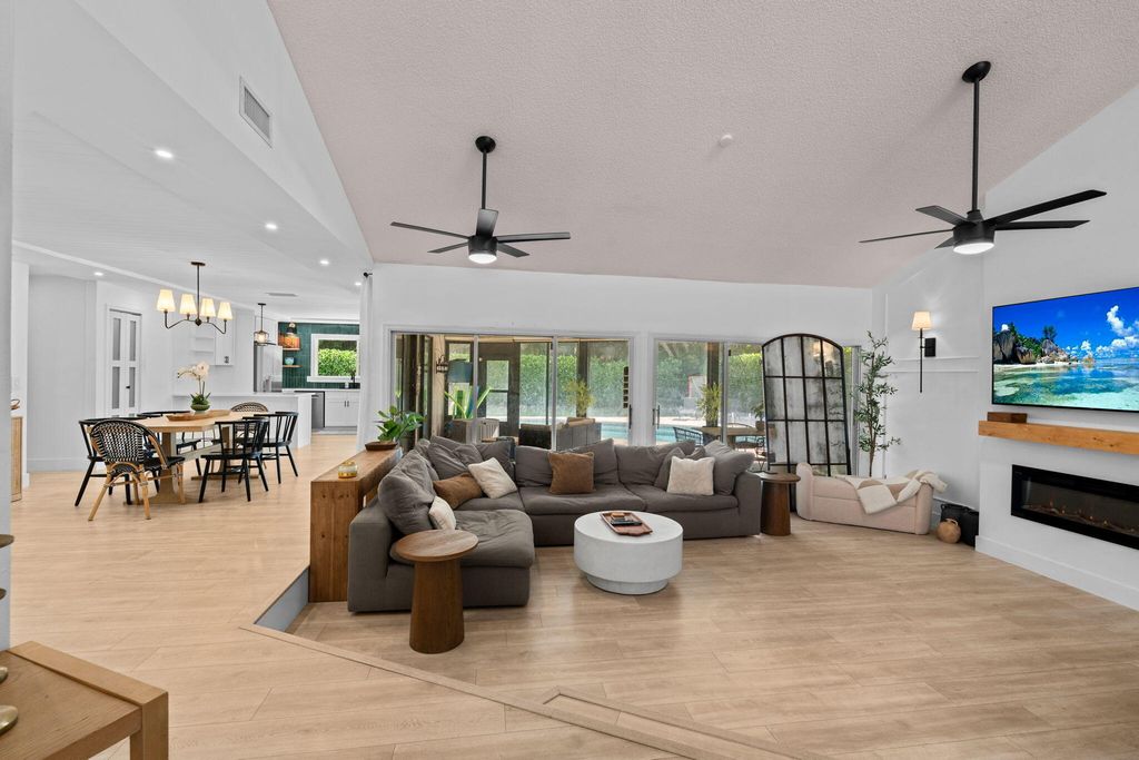 2 Graemoor Terrace, Palm Beach Gardens, FL 33418