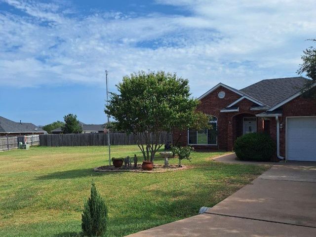 7 NW Havenshire Circle, Lawton, OK 73505