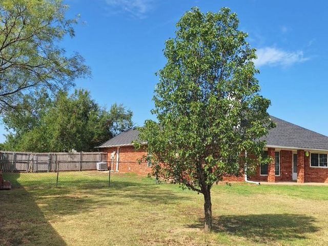 7 NW Havenshire Circle, Lawton, OK 73505