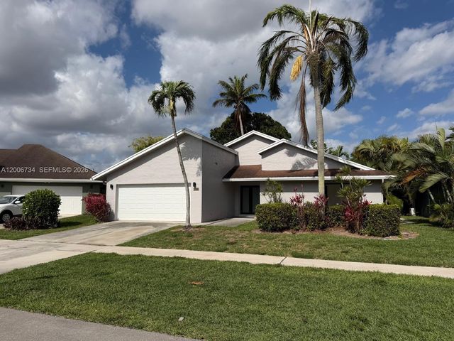 7917 Chula Vista Crescent, Boca Raton, FL 33433