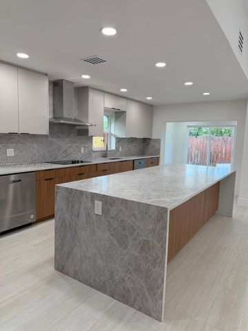 7917 Chula Vista Crescent, Boca Raton, FL 33433