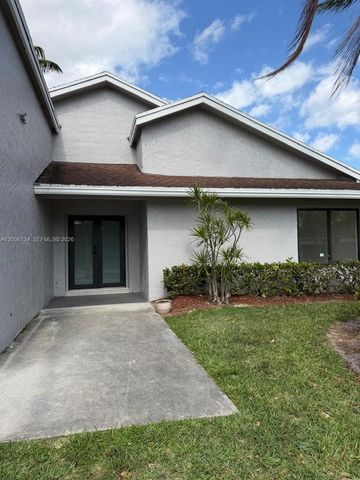7917 Chula Vista Crescent, Boca Raton, FL 33433
