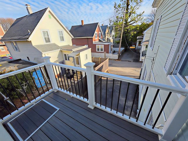 1 Theriault Ct 1, Cambridge, MA 02140
