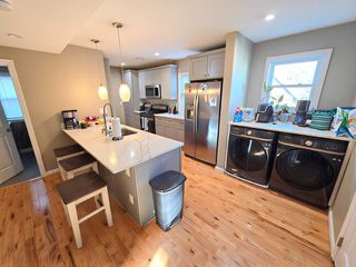 1 Theriault Ct 1, Cambridge, MA 02140