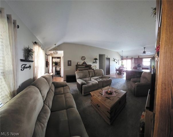 9771 Tannery Way, Olmsted Falls, OH 44138