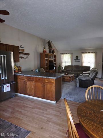 9771 Tannery Way, Olmsted Falls, OH 44138
