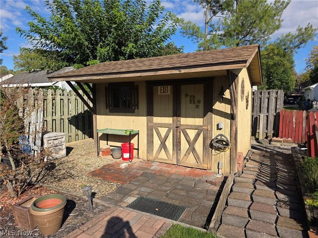 9771 Tannery Way, Olmsted Falls, OH 44138