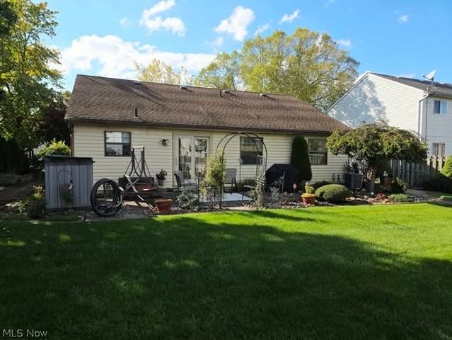 9771 Tannery Way, Olmsted Falls, OH 44138