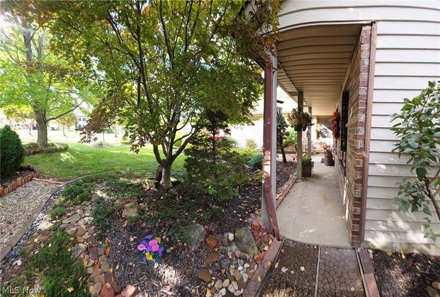 9771 Tannery Way, Olmsted Falls, OH 44138