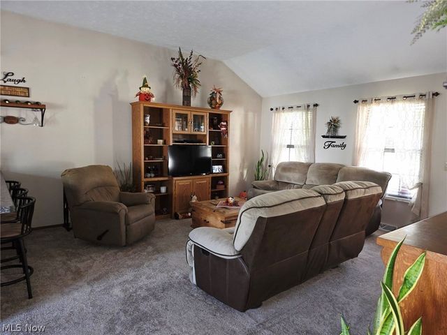 9771 Tannery Way, Olmsted Falls, OH 44138