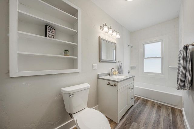 1370 CEAPE AVENUE, Oshkosh, WI 54901